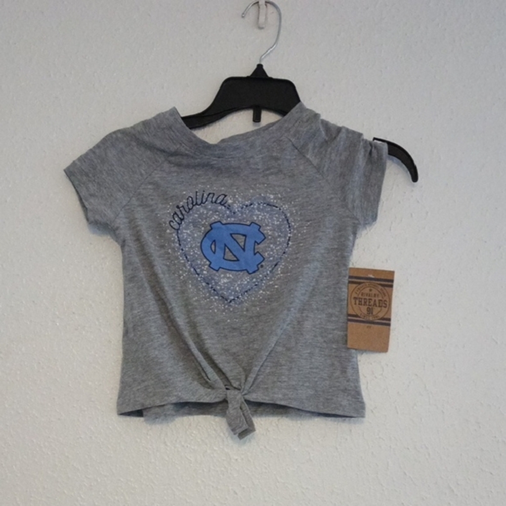 Girl's size 4/5 Light Gray North Carolina Cropped T-Shirt with Knotted Front